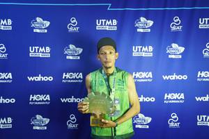 BIB: 1820, 100
                            <button type="button" onclick="openModal(21978164)" class="btn btn-primary btn-sm float-right btn-popup" data-toggle="modal" data-target=".modal-high-quality">
                        <i class="fas fa-shopping-cart"></i> Add to Cart
                    </button>
                                            <button type="button" onclick="isThisMe(21978164, true)" class="btn btn-success btn-sm float-right btn-popup btn-isme hidden" data-toggle="tooltip" data-placement="bottom" title="นี่คือรูปของคุณใช่ไหม คลิกที่นี่เพื่อเอาเข้าอัลบั้ม">
                        <i class="fas fa-plus"></i> Add to album
                    </button>
                    <button type="button" onclick="isThisMe(21978164, false)" class="btn btn-warning btn-sm float-right btn-popup btn-isnotme hidden">
                        <i class="fas fa-ban"></i> Remove from album
                    </button>